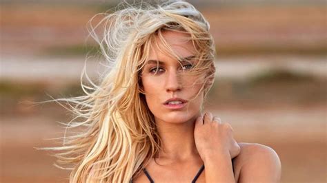 paige spiranac pictures|10 Empowering Photos of Paige Spiranac From Her SI Swimsuit。